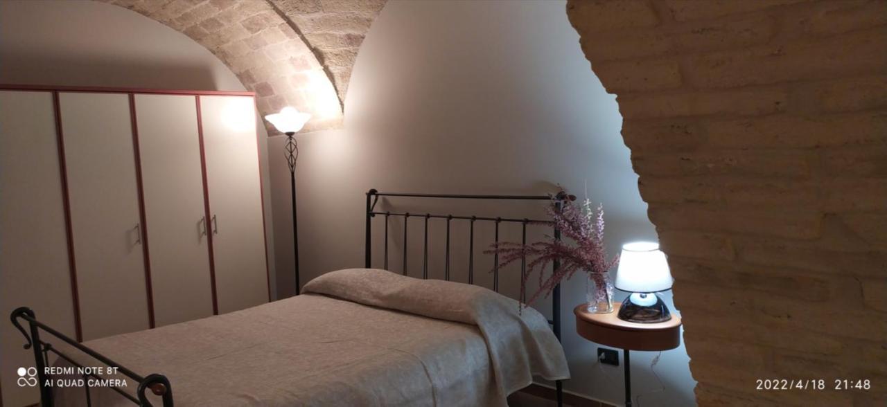 La Puteka Short Rent Nel Cuore Di 바스토 외부 사진
